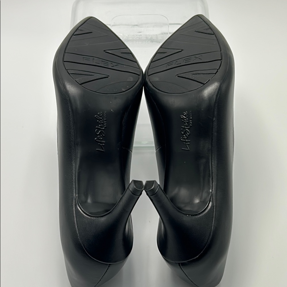Lifestride Sevyn Pump Pointy Toe Professional Classic 8w Black Faux Leather NWOT - Picture 9 of 15